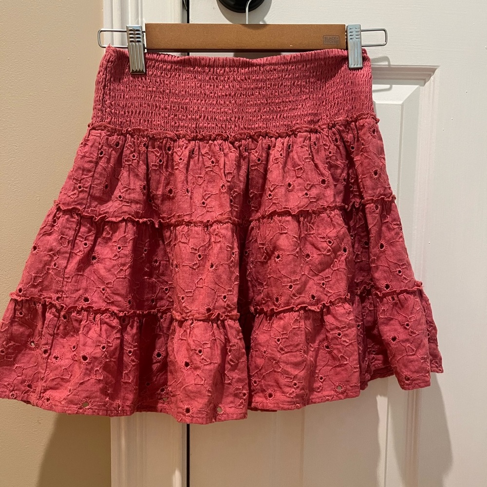 Pink American Eagle skirt.